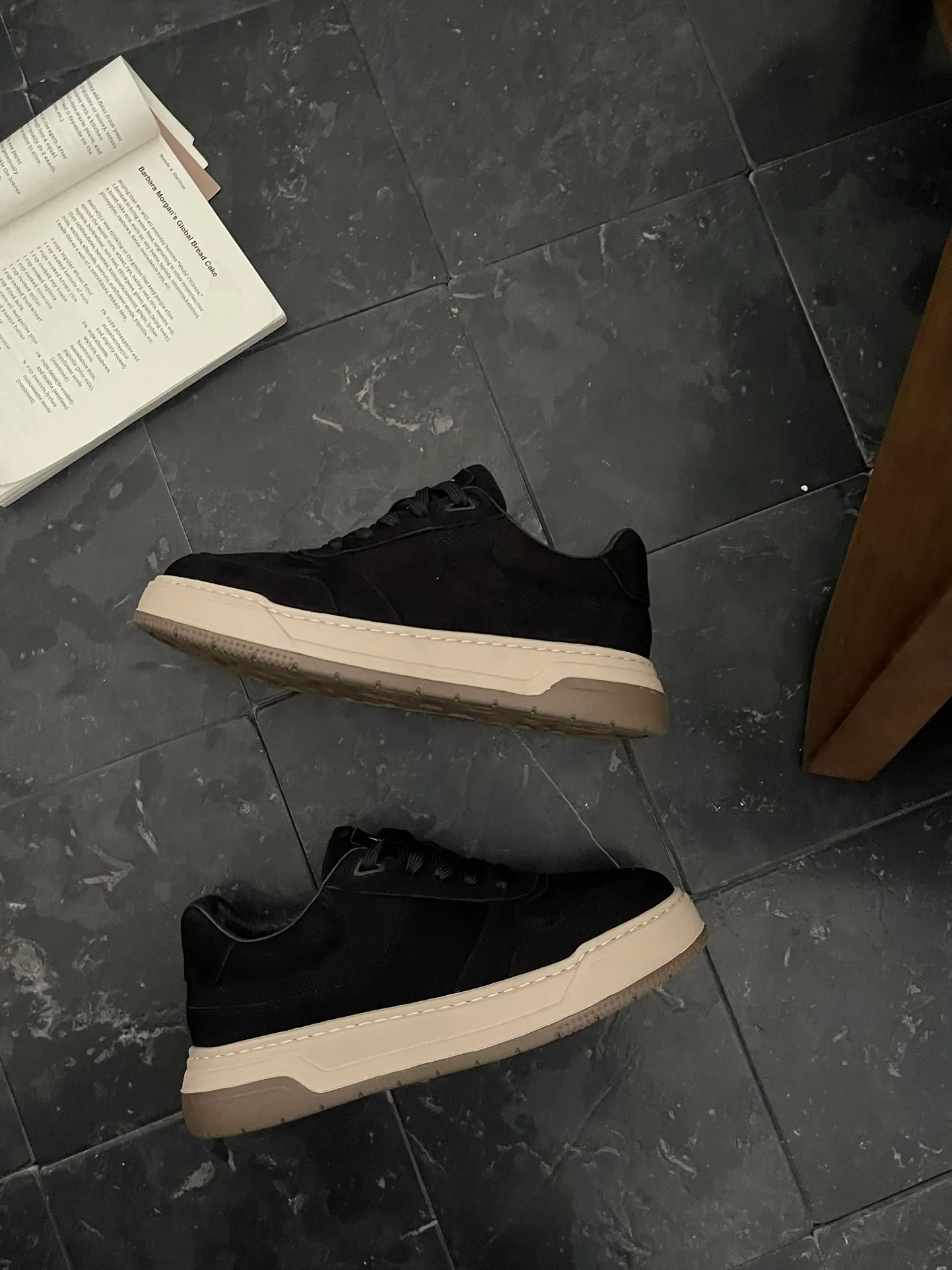 Men's men's shoes 💰600 𝐔𝐆𝐆 | Work sneakers Duicun, selected first-layer cow nubuck, simple, retro style, super good-looking, exclusive private model outsole, comfortable and good anti-slip effect, real wool lining, must be arranged for autumn and winter matching!   Size：39-46